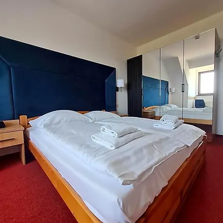 Ski Hotel 호텔